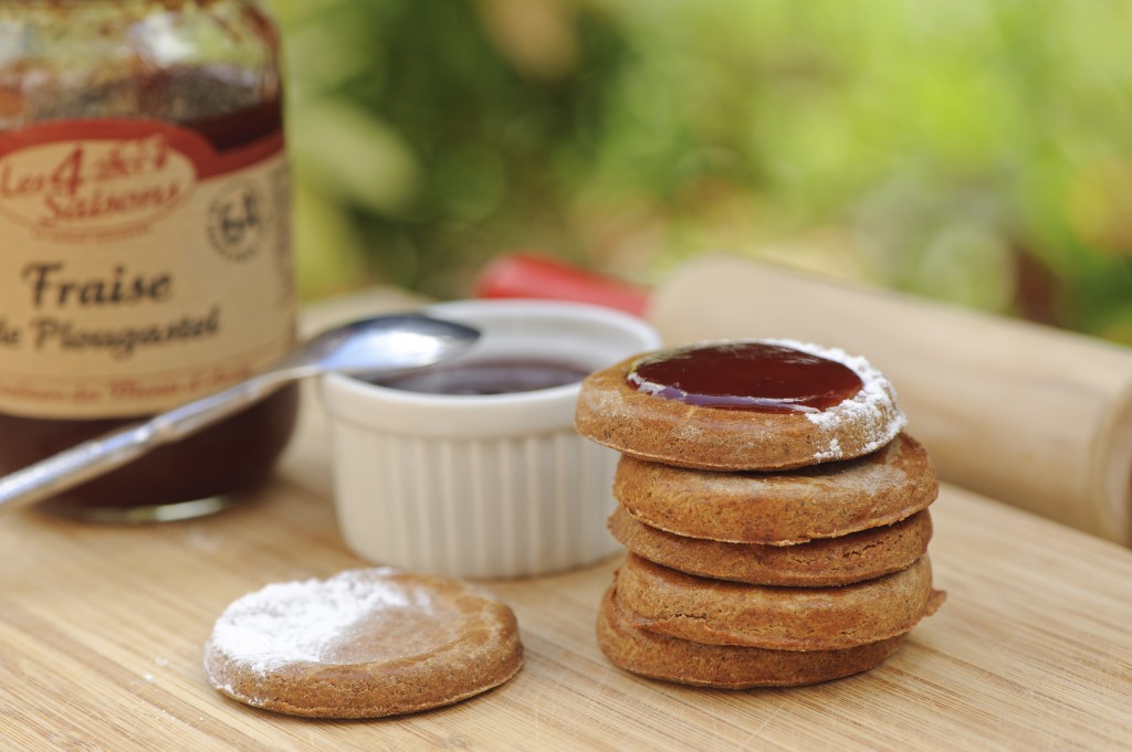 Sablés de sarrasin à la confiture de fraises 