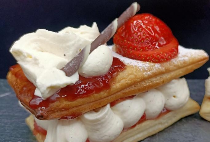 Mille-feuilles chantilly à la fraise 